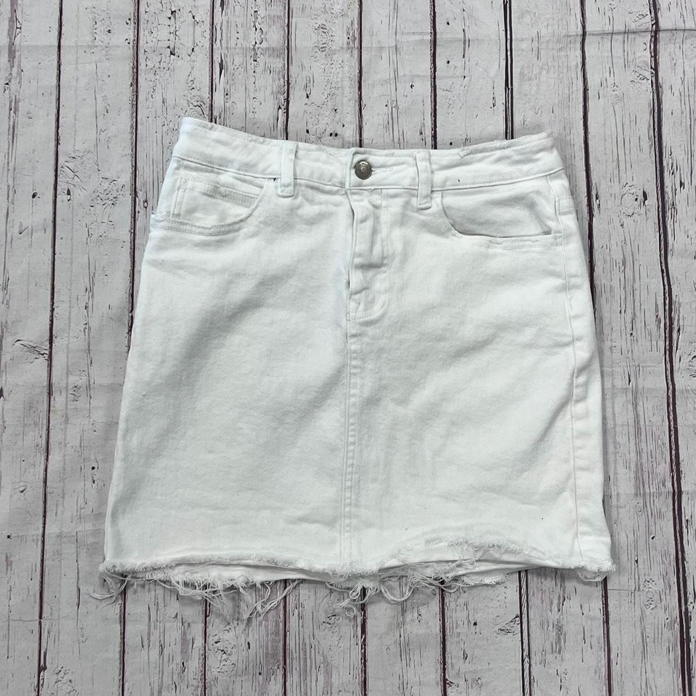 hite Denim Distressed Jean Mini Skirt Size Large w/ Pockets